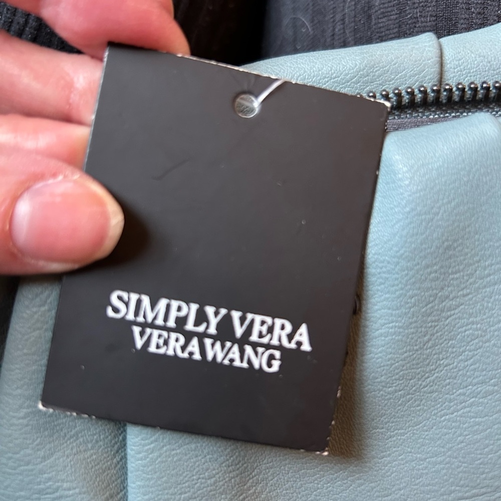 Vera Wang Blue Shoulder Bag NWT with Pleated Design STUNNING - Picture 14 of 16